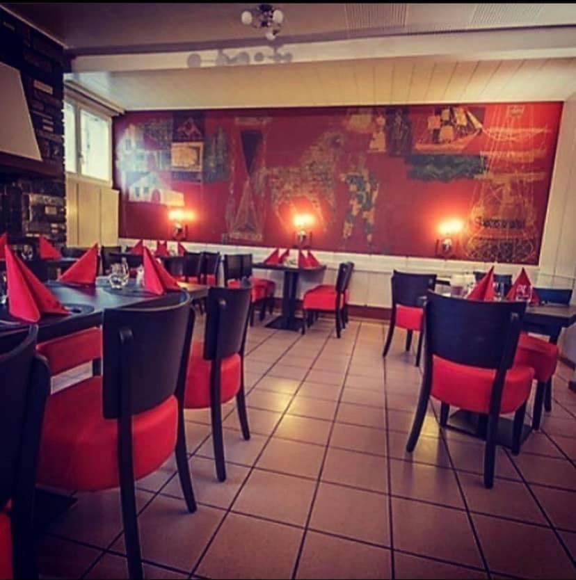 Hotel De Ville Du Sentier 르센티어 외부 사진